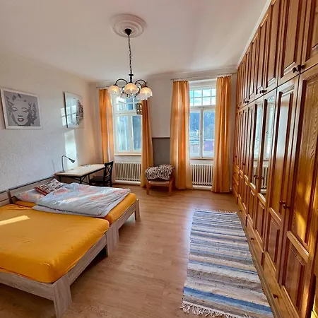 Luxurious Above The Colonade Apartament